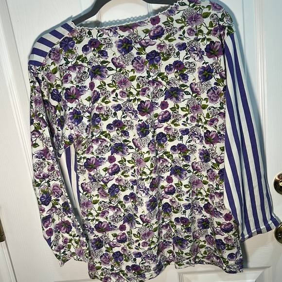 Pebble Court shirt, size small - Picture 8 of 9